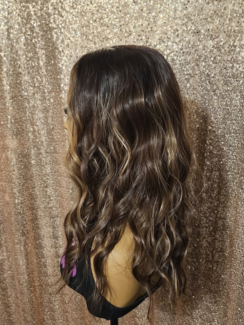 Wig - Picture 2 of 6